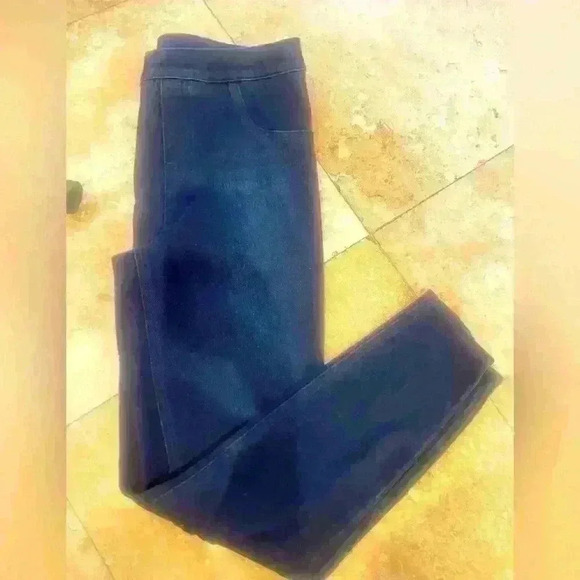 Spanx Jeanish leggings size Large in Twilight Rinse. Very comfortable! - Picture 2 of 6